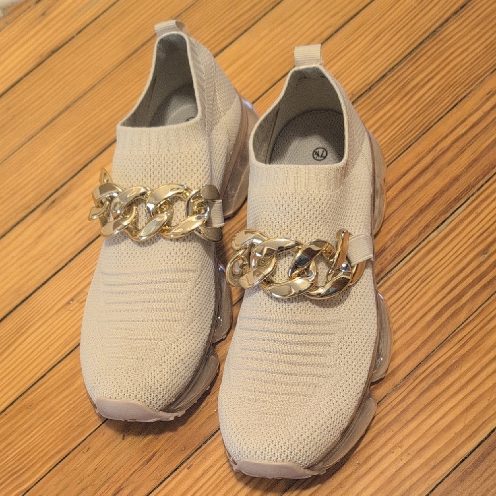 Lucky Step Air Cooled Slip-On Sneakers Gold Chain Accent Women's Beige Size 7.5